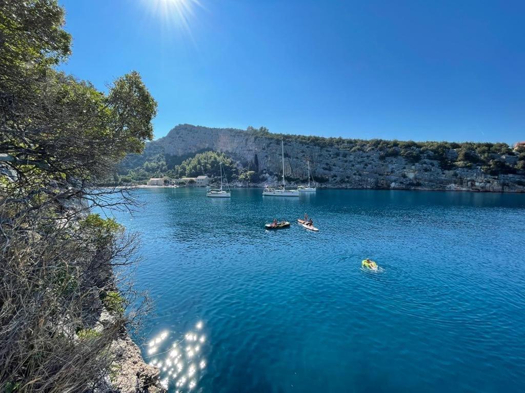 Holiday Home Jelena Zastražišće المظهر الخارجي الصورة